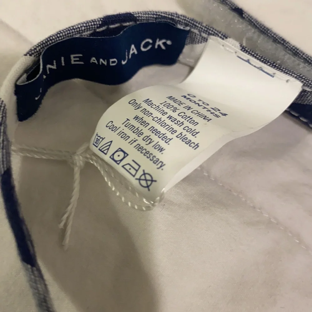 New Infant Boys, Janie and Jack bow tie with Velcro closure NWT